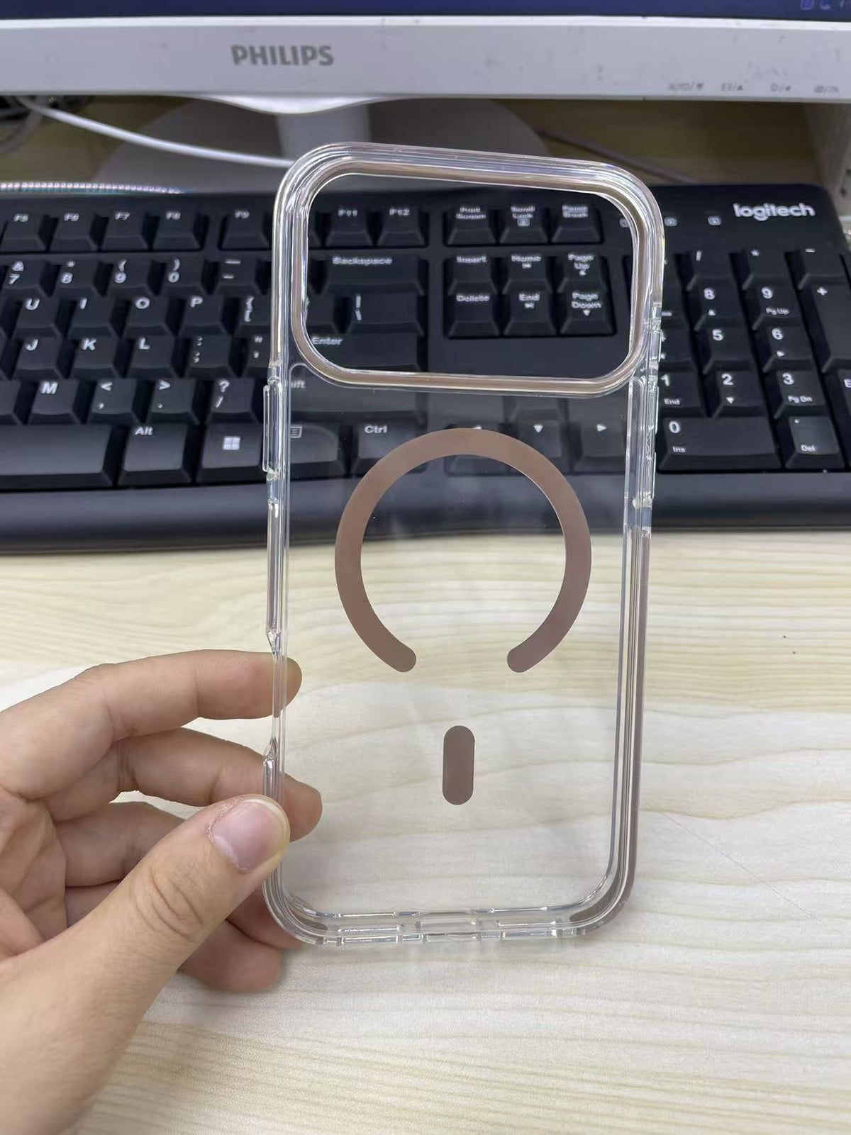 Crystal Clear Magnetic Phone Case – Shockproof Transparent Cover for iPhone 15/16/17 Series