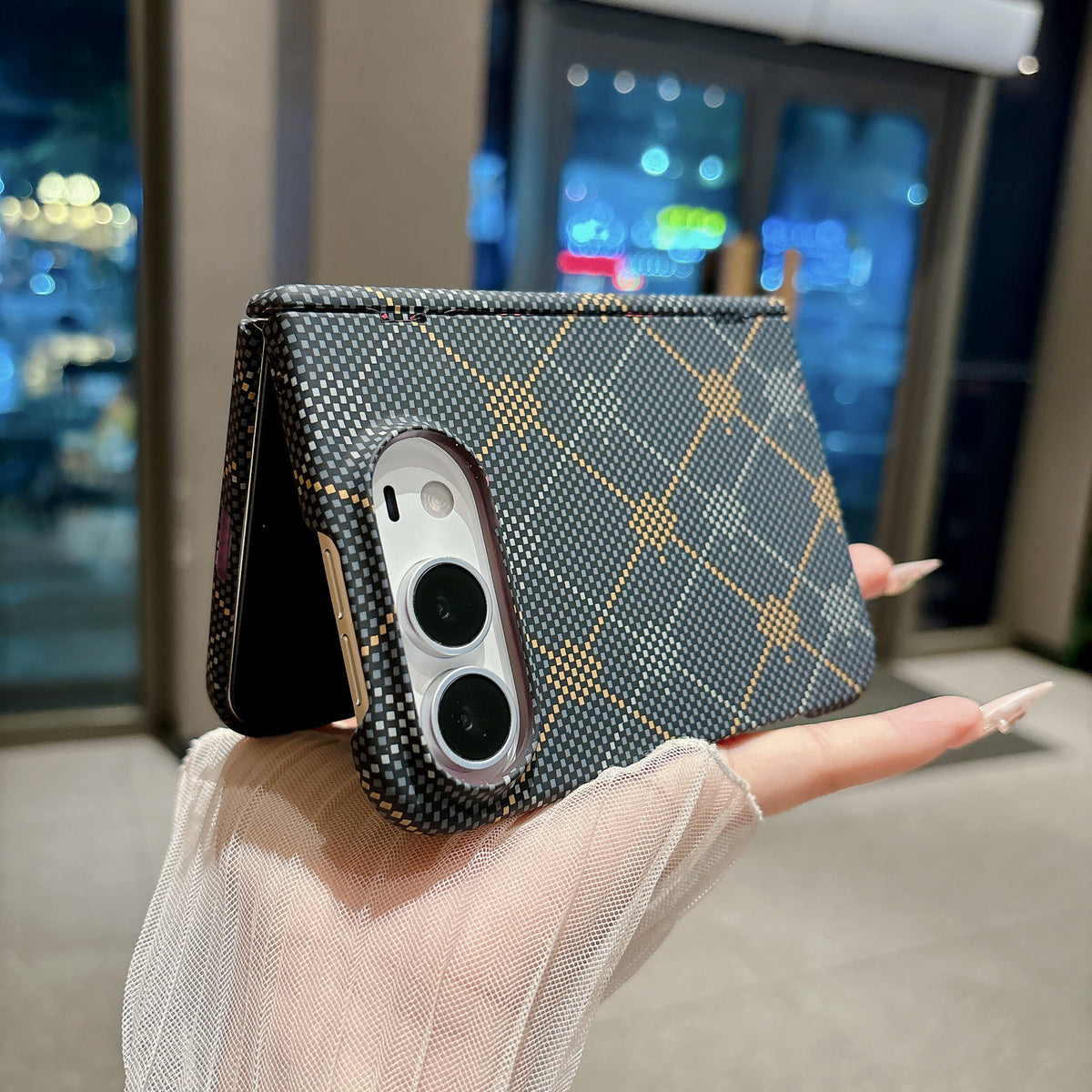Carbon-Fibre Pattern Magnetic Phone Case