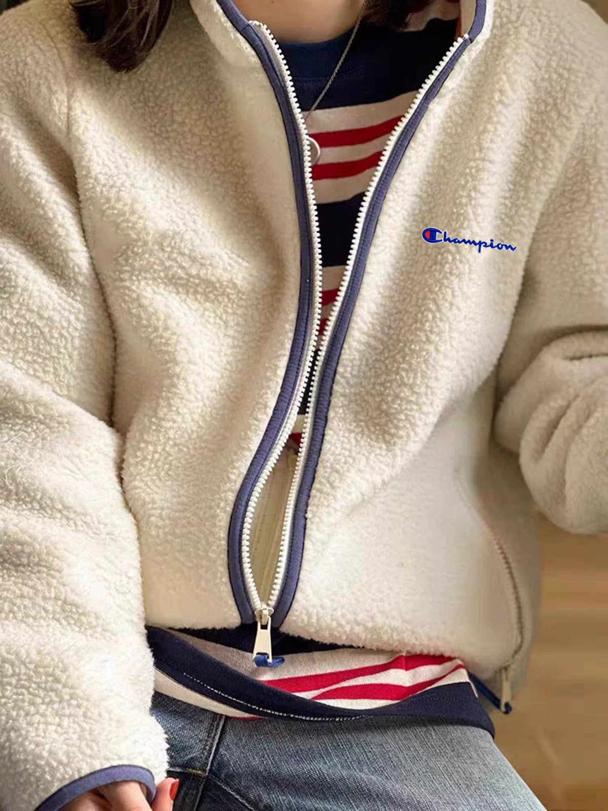 Women's Shearling Stand-Collar Jacket — Cosy Zip-Up Winter Coat, Cream