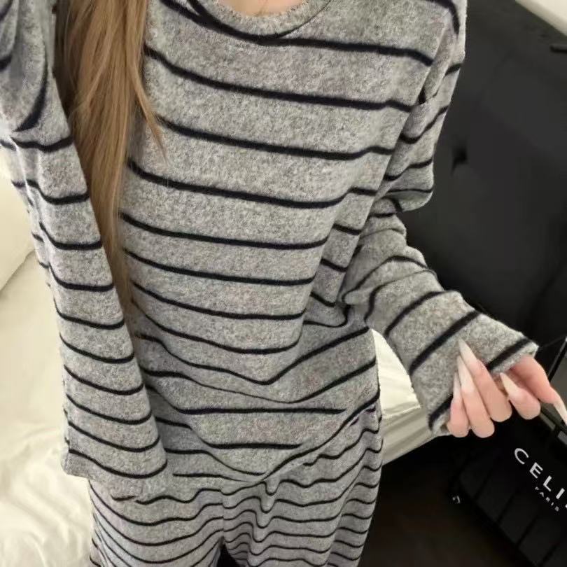 Women's German Velvet Pyjama Set — Warm Striped Long-Sleeve Loungewear - photo 4