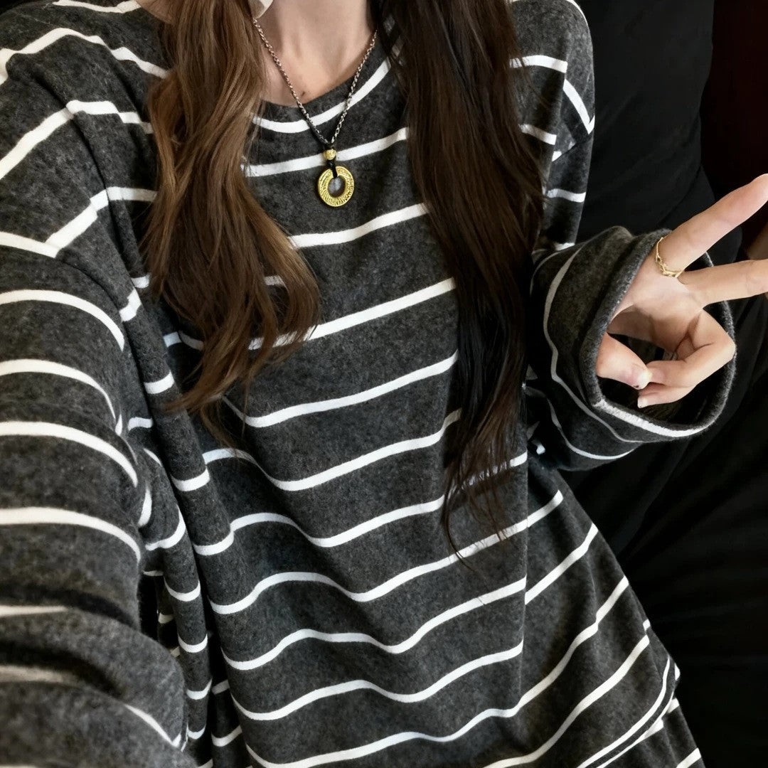 Women's German Velvet Pyjama Set — Warm Striped Long-Sleeve Loungewear - photo 3