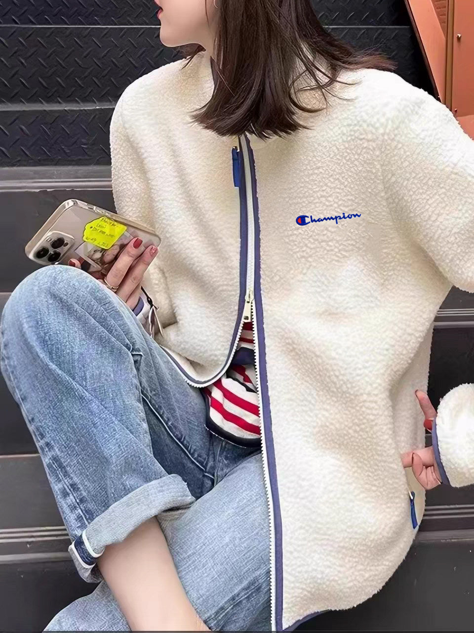 Women's Shearling Stand-Collar Jacket — Cosy Zip-Up Winter Coat, Cream - photo 3