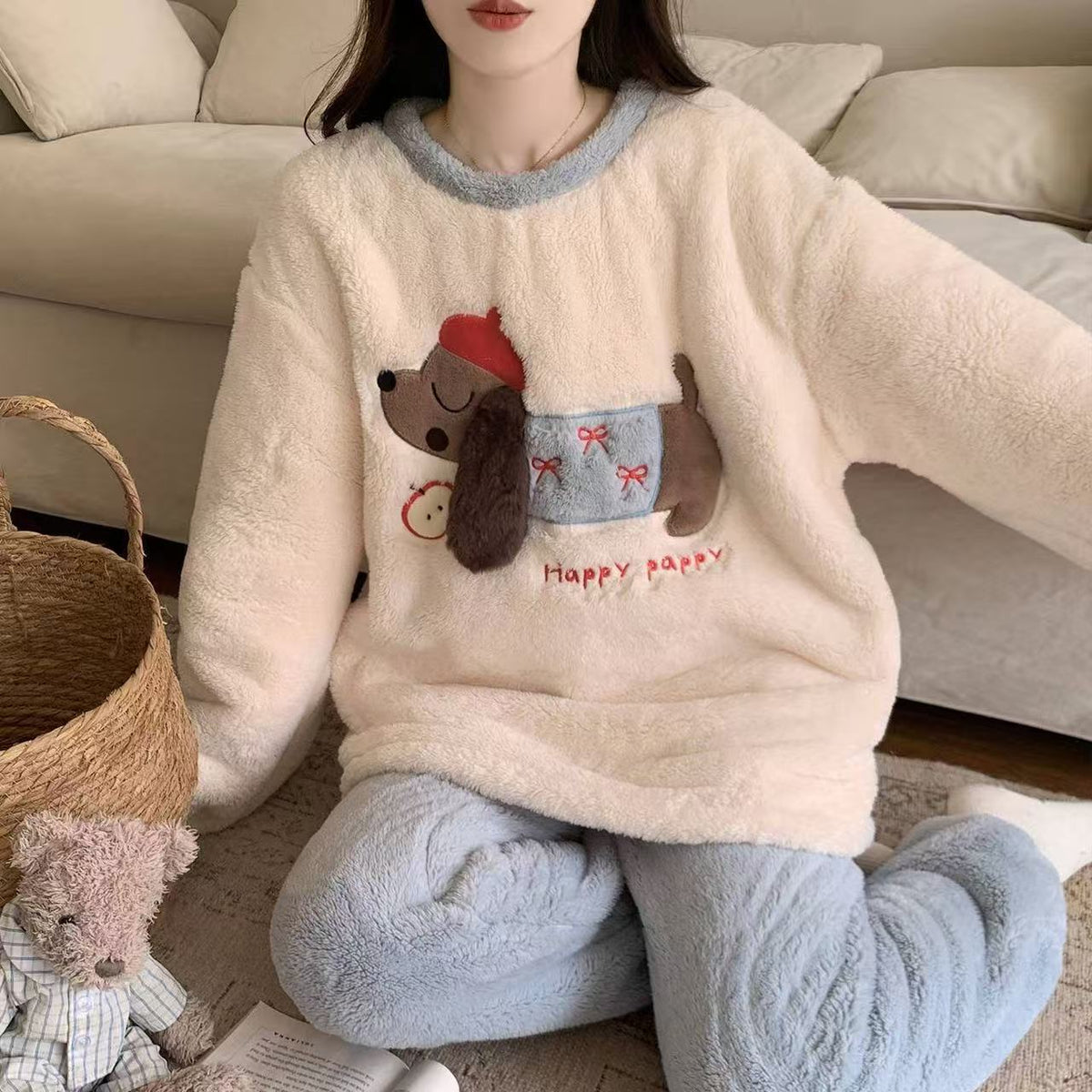Women's Coral Velvet Pyjama Set — Thick Fleece Loungewear with Cute Prints - photo 4