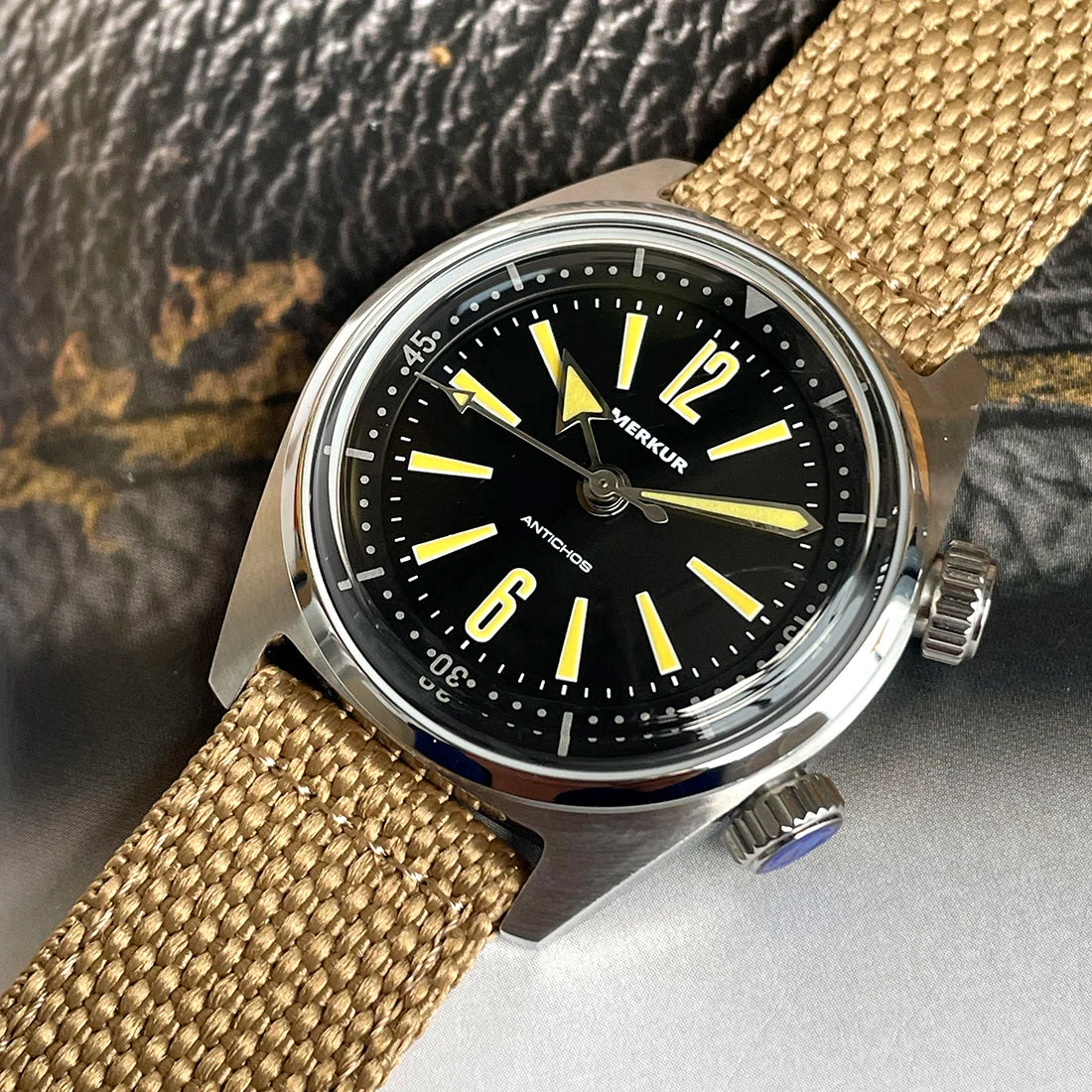 Merkur Men's Skin Diver Retro Watch – Manual, Luminous, Steel, 38mm